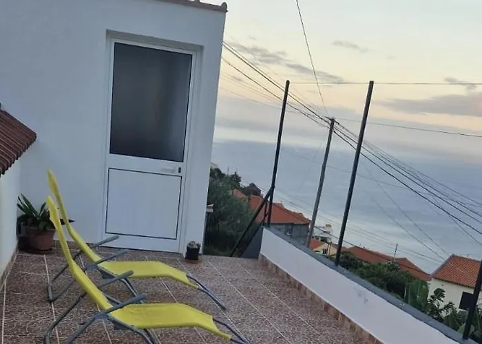 Cozy 1 Bedroom W/ Balcony, Ocean View & Perfect Sunsets